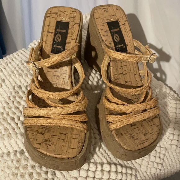 Y2K Chunky Platform Sandals - Picture 4 of 9